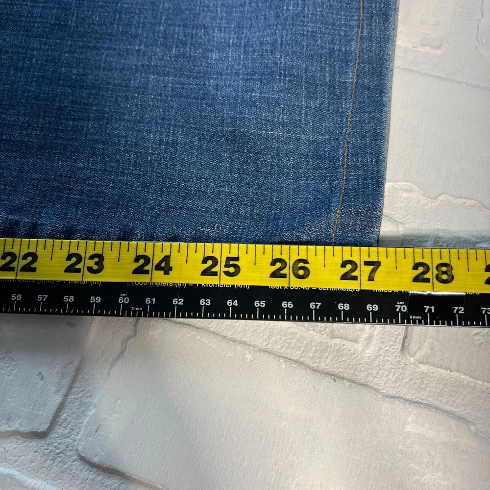 Levis Slimming Straight Jeans Womens 32 Blue Stretch Denim Medium Wash Pockets - Picture 14 of 15